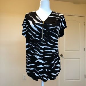 NWOT Ellen Tracy Co Animal Print Cap Sleeve Top, M